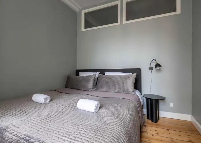 Charming In Latin Quarter Of *