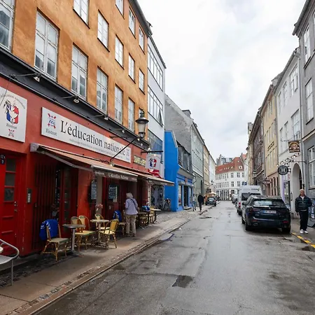 Charming In Latin Quarter Of דירה